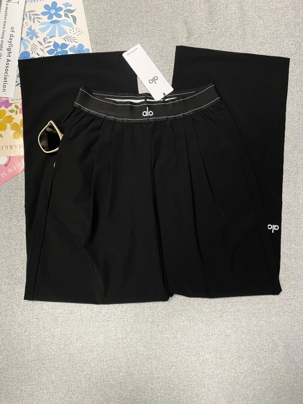 Black💥NWT ALO Yoga Suit Up Wide Trouser(Regular 30” Inseam)💂♀️Versatile - Picture 3 of 8